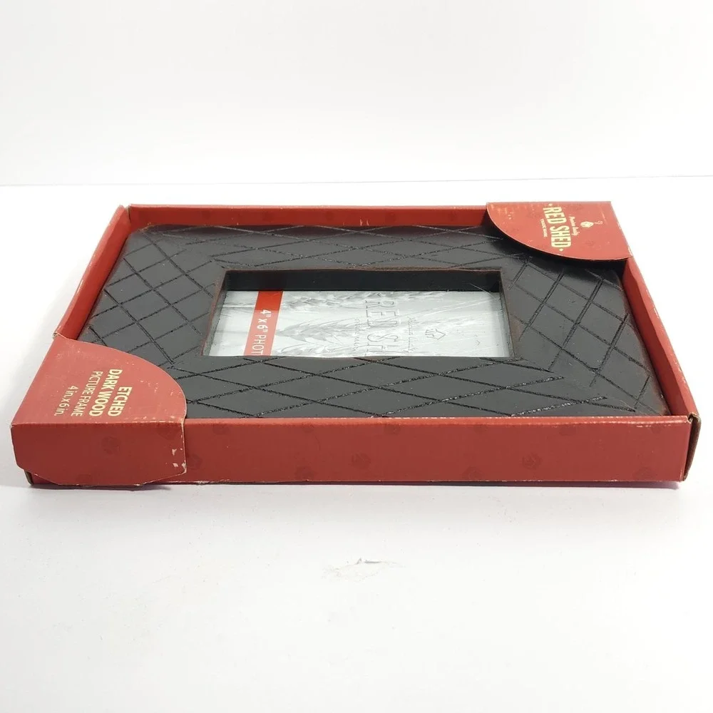 Red Shed vtg etched